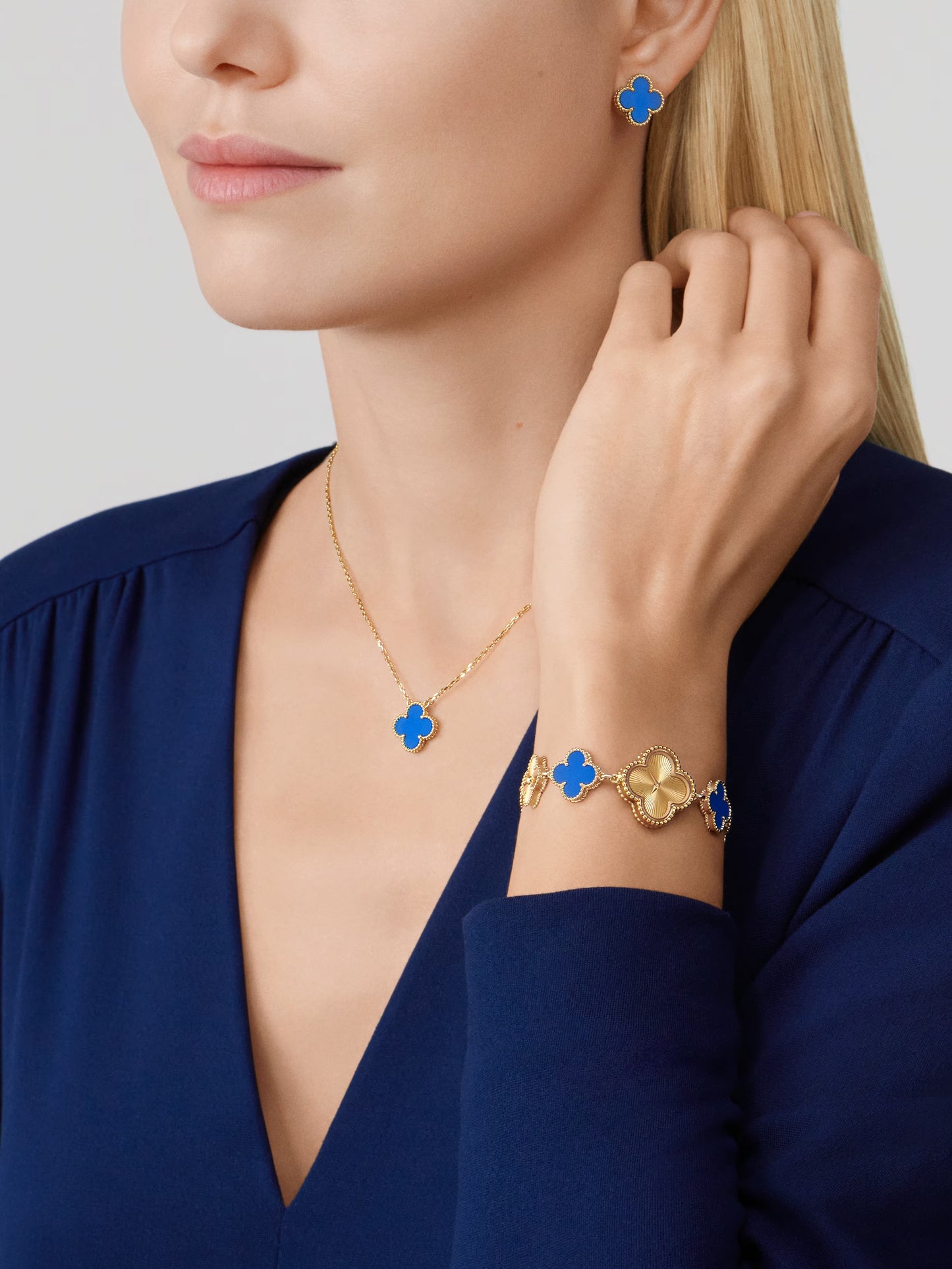 Clover Pendant – Blue Agate Inlay