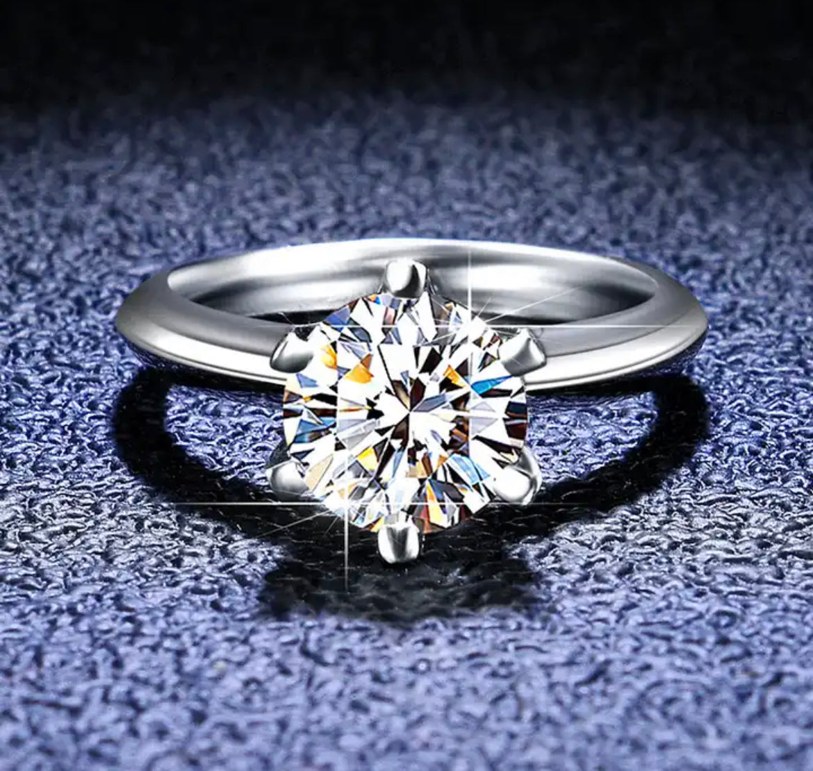 1ct round solitaire Moissanite
