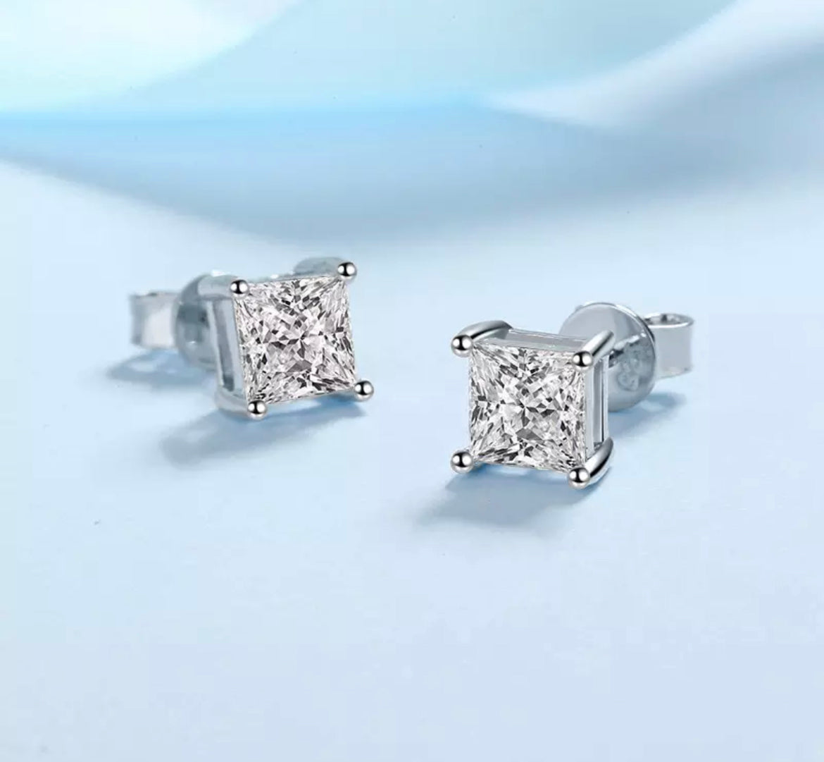 Maeve – Princess Cut Moissanite Earrings