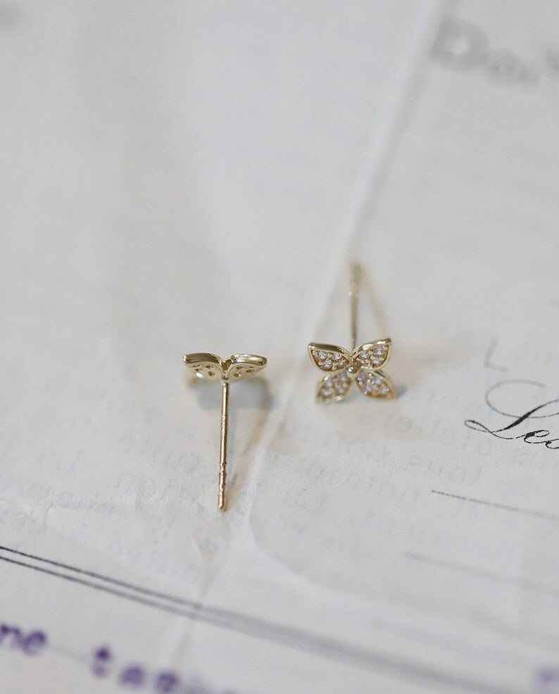 Gold plated flower earrings