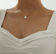 Pearl pendant necklace