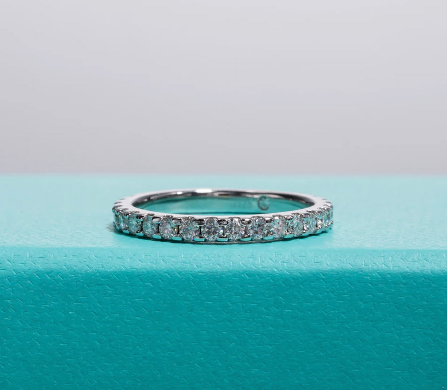 Rebecca ring in gold on turquoise box