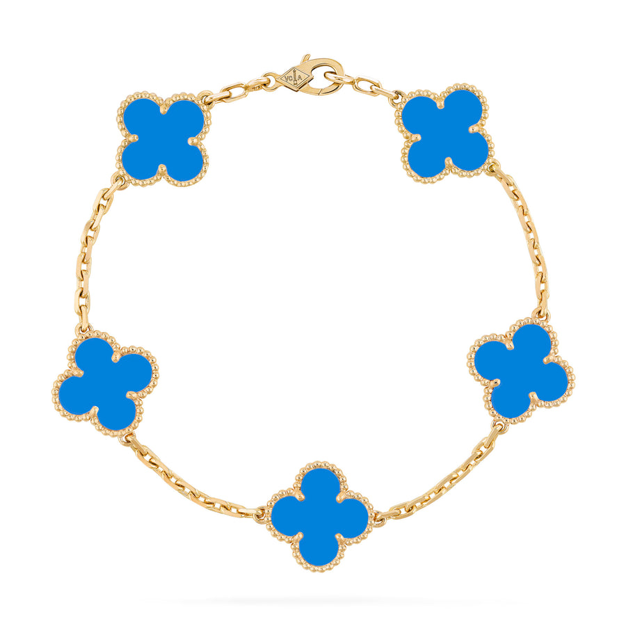 Clover Bracelet with blue agate inlay – gold finish flatlay image