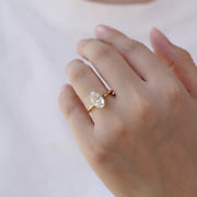 Lulu – Oval Moissanite Solitaire Ring