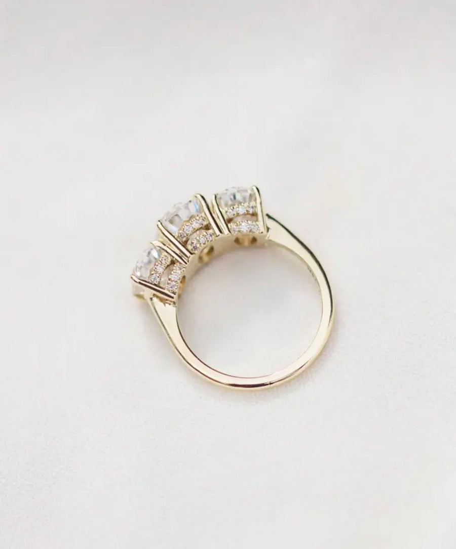 Willow – Three-Stone Oval Moissanite Ring